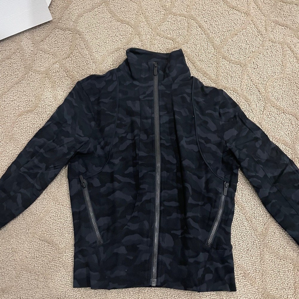 Lululemon jacket - Picture 4 of 5